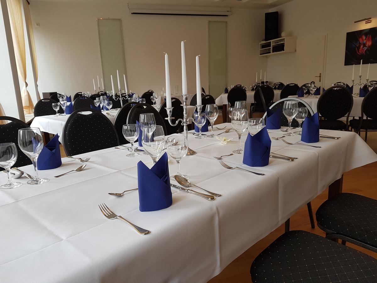 Bennetts Restaurant Und Hotel Wittingen المظهر الخارجي الصورة